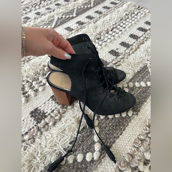 Jessica Simpson black lace up pumps - Picture 2 of 3